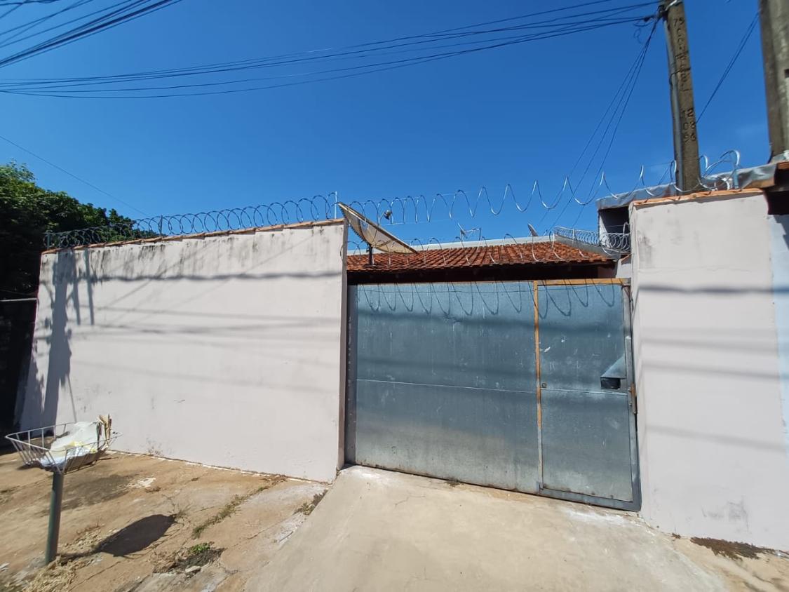 Casa à venda com 2 quartos, 200m² - Foto 2