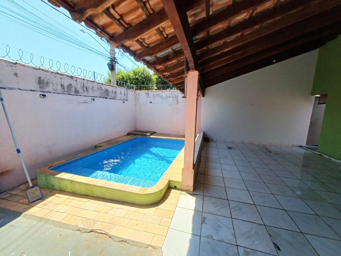 Casa à venda com 2 quartos, 200m² - Foto 3