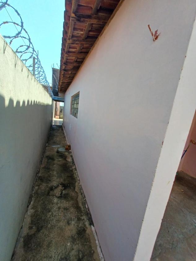 Casa à venda com 2 quartos, 200m² - Foto 4