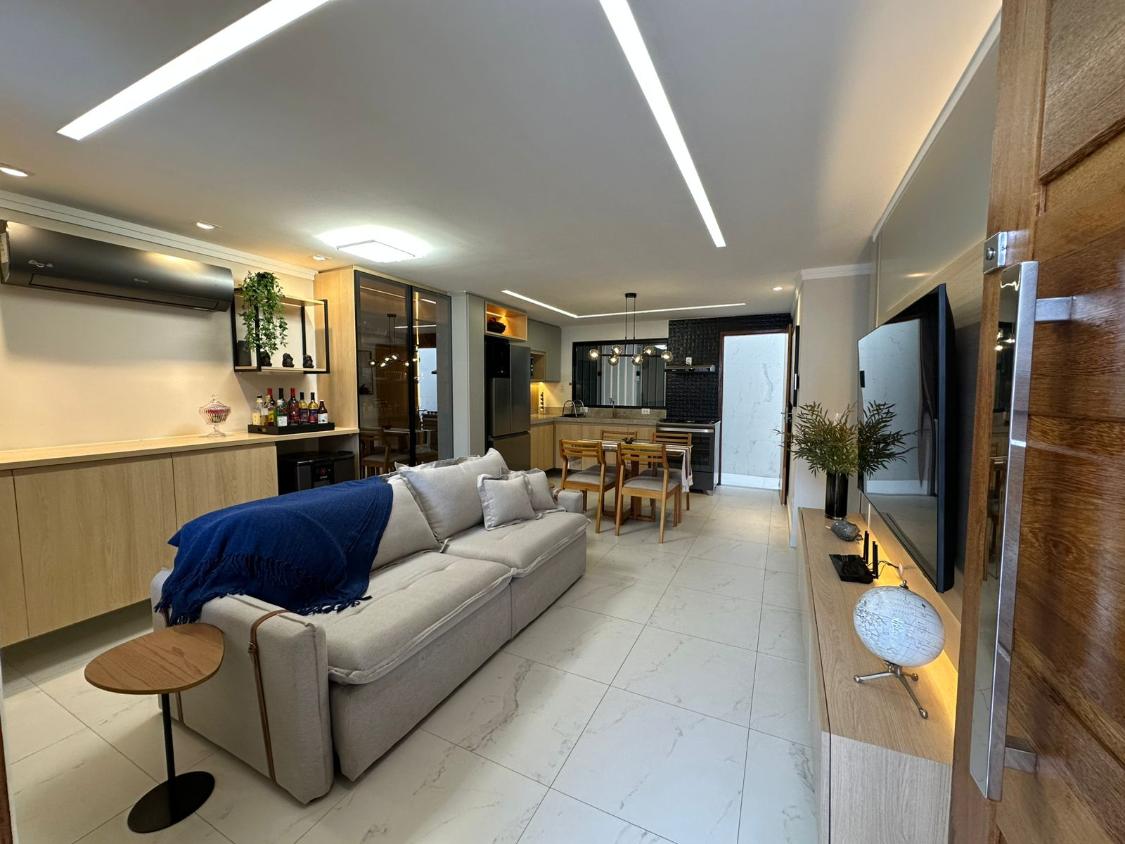 Casa à venda com 2 quartos, 80m² - Foto 1