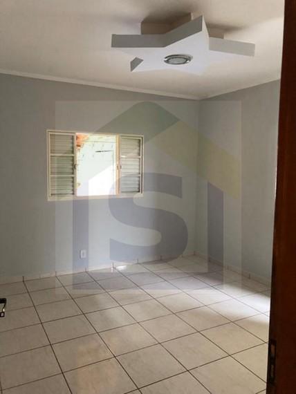 Casa para alugar com 2 quartos, 180m² - Foto 3