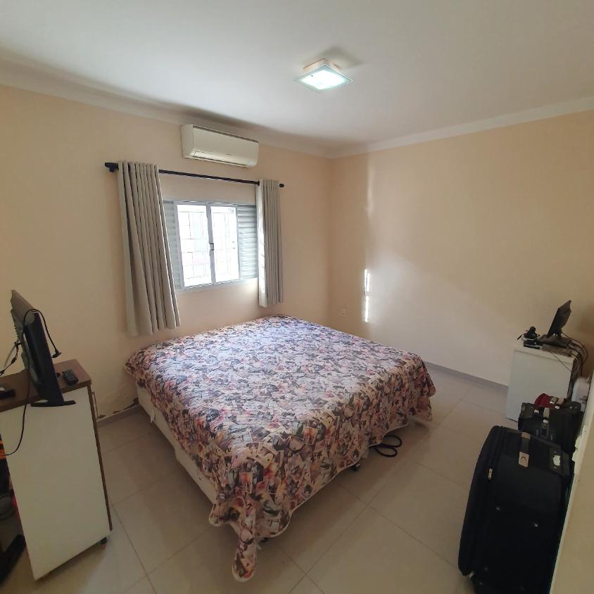 Casa, 3 quartos, 240 m² - Foto 11