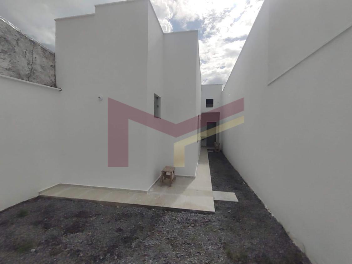 Casa à venda com 2 quartos, 78m² - Foto 9