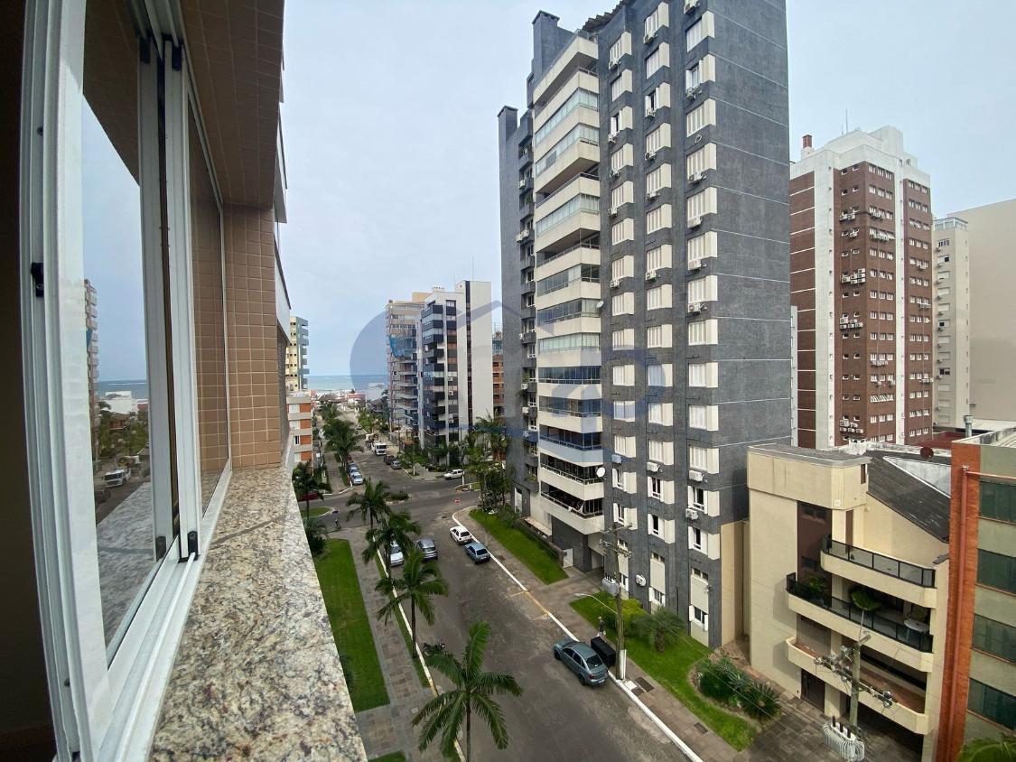 Apartamento à venda com 3 quartos, 95m² - Foto 2