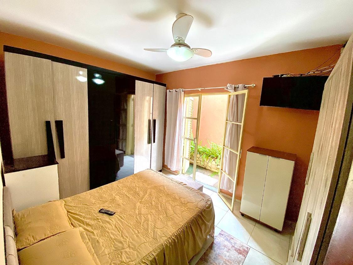 Casa à venda com 4 quartos, 240m² - Foto 8