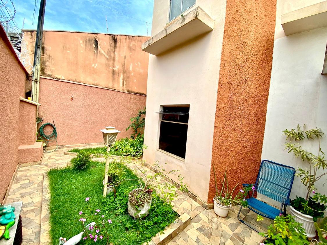 Casa à venda com 4 quartos, 240m² - Foto 20
