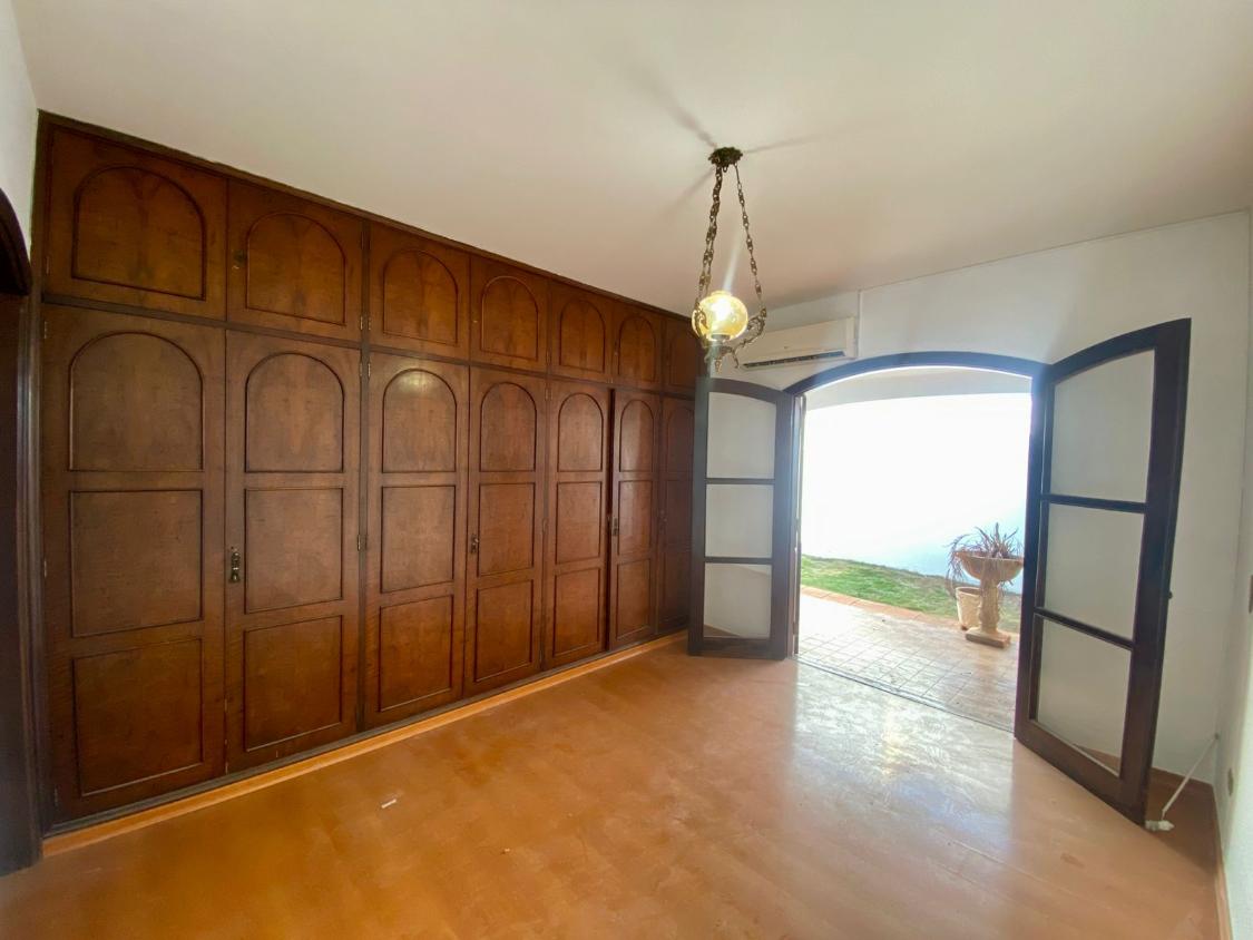 Casa à venda com 4 quartos, 277m² - Foto 11