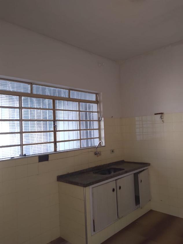 Casa à venda com 3 quartos, 200m² - Foto 4