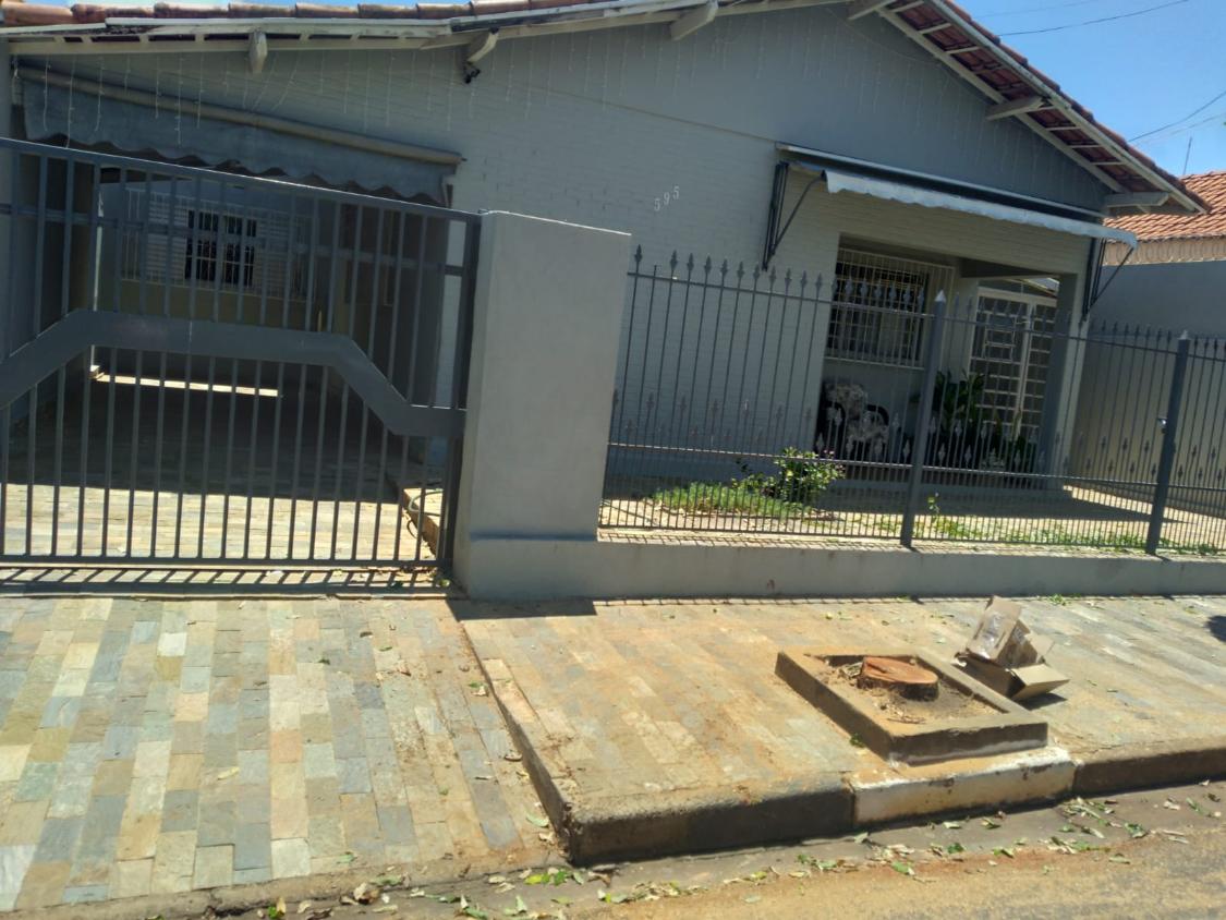 Casa à venda com 3 quartos, 200m² - Foto 11