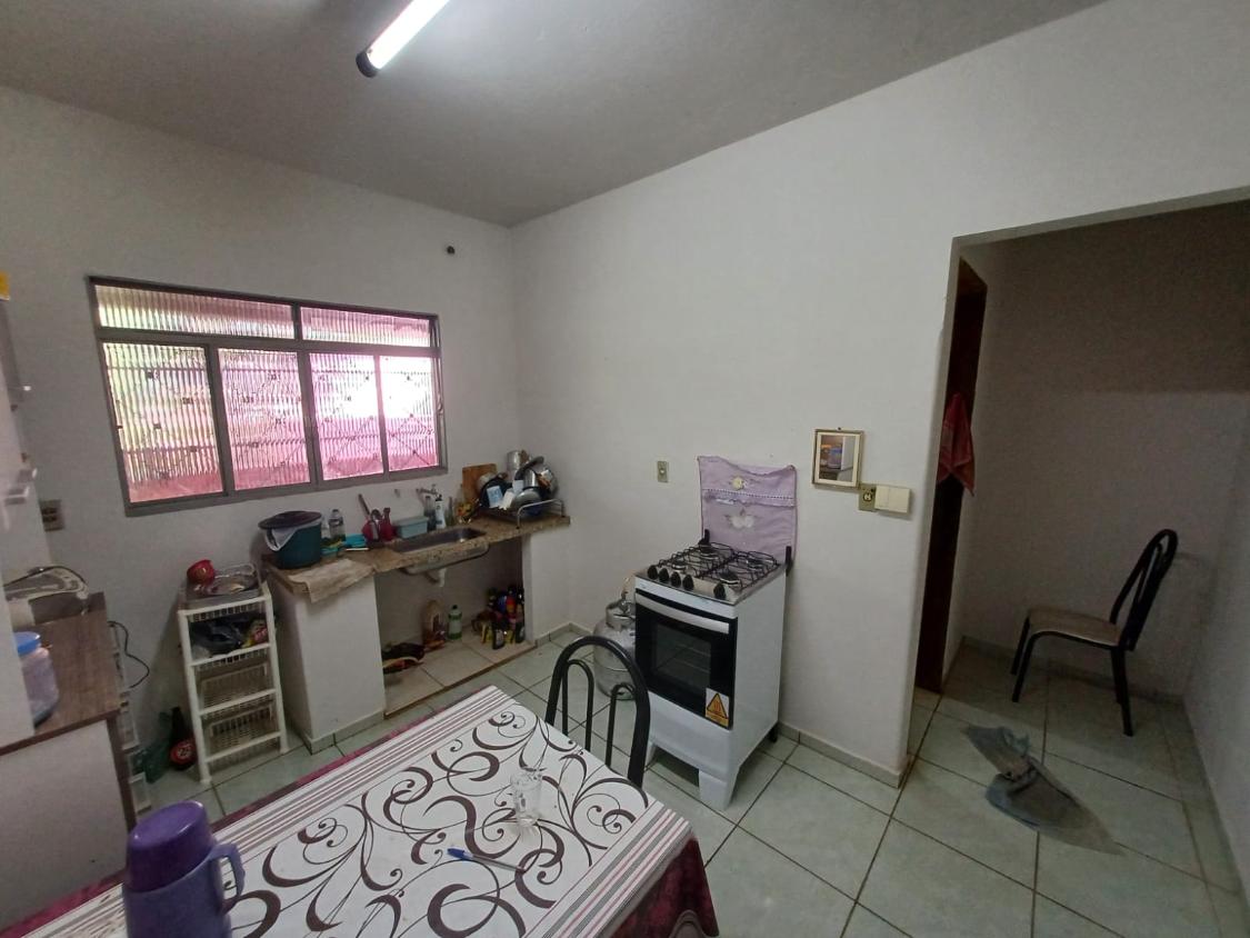 Casa à venda com 1 quarto, 460m² - Foto 4