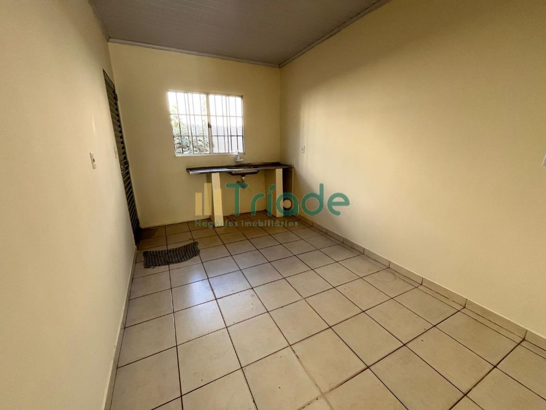 Casa para alugar com 2 quartos, 140m² - Foto 13