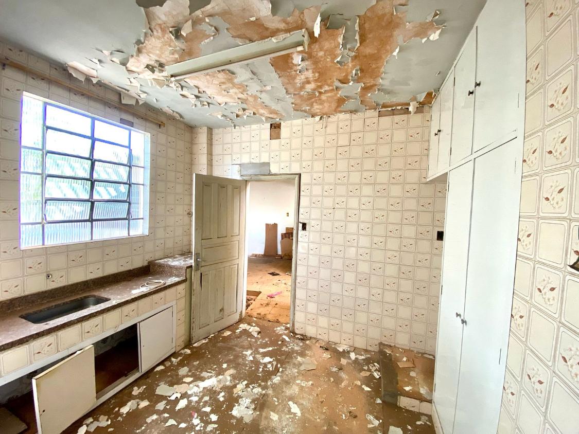 Casa à venda com 3 quartos, 204m² - Foto 11