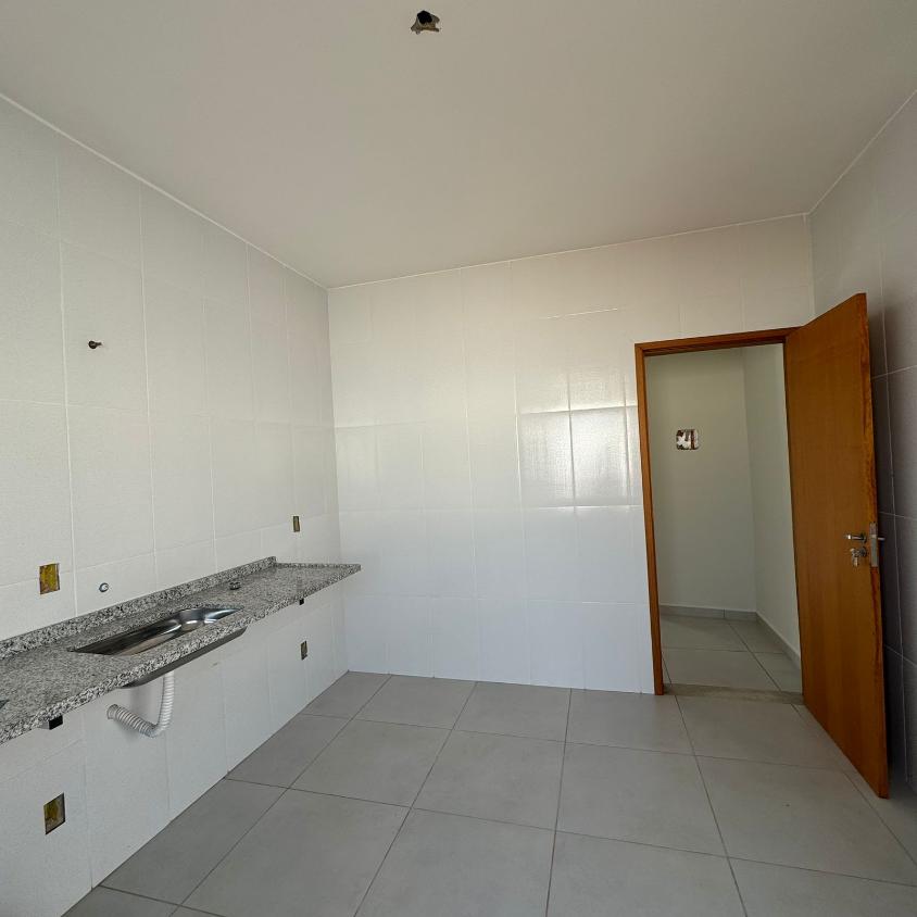 Casa à venda com 2 quartos, 80m² - Foto 7