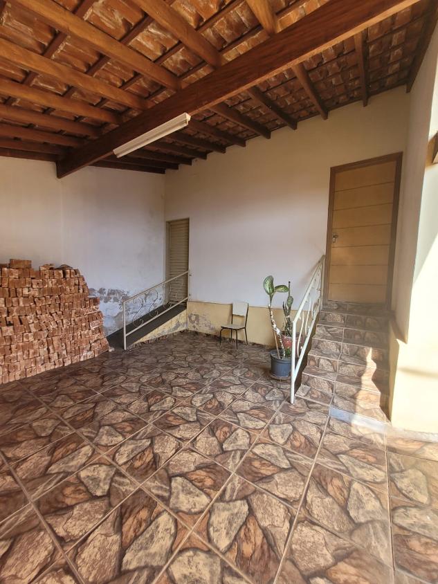 Casa à venda com 2 quartos, 124m² - Foto 1