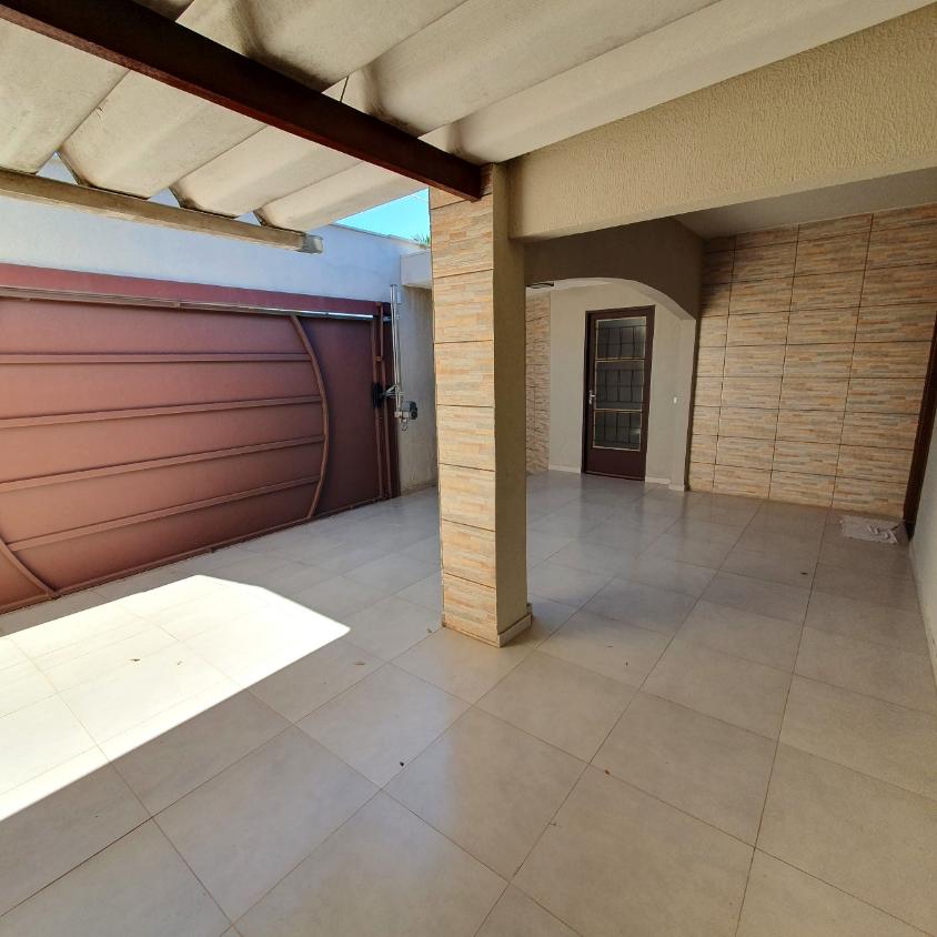 Casa à venda com 3 quartos, 172m² - Foto 2