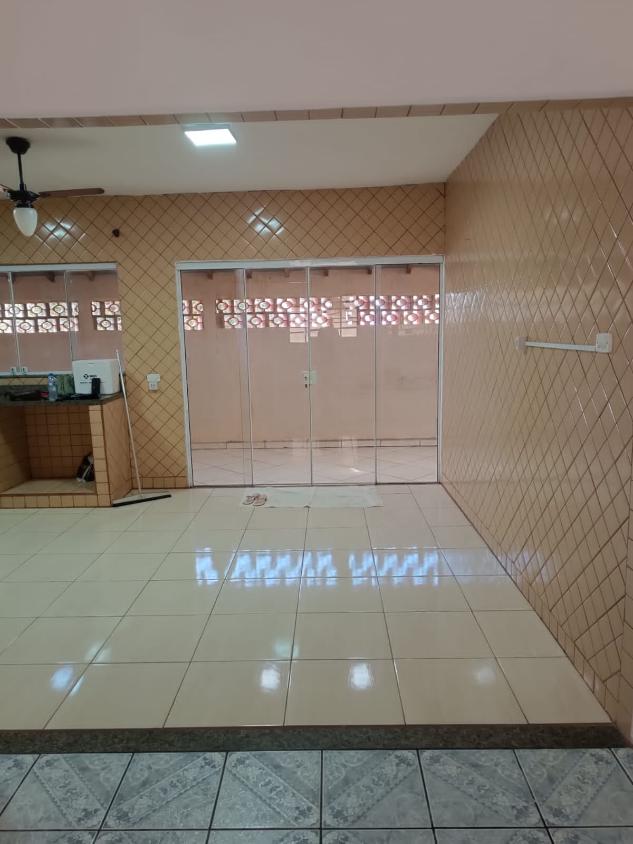 Casa à venda com 3 quartos, 225m² - Foto 4
