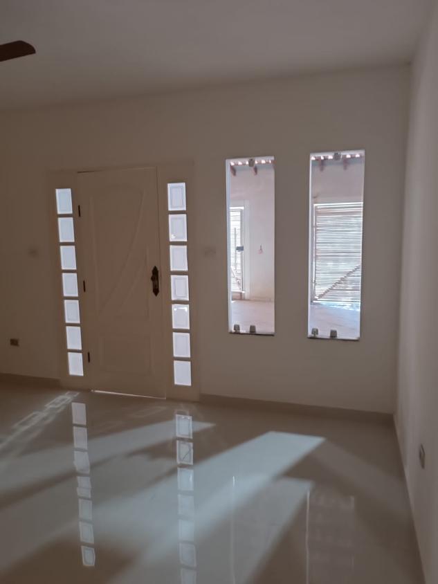 Casa à venda com 3 quartos, 225m² - Foto 3