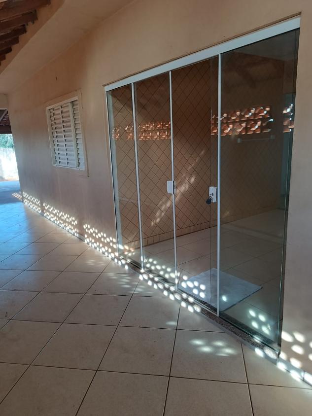 Casa à venda com 3 quartos, 225m² - Foto 2
