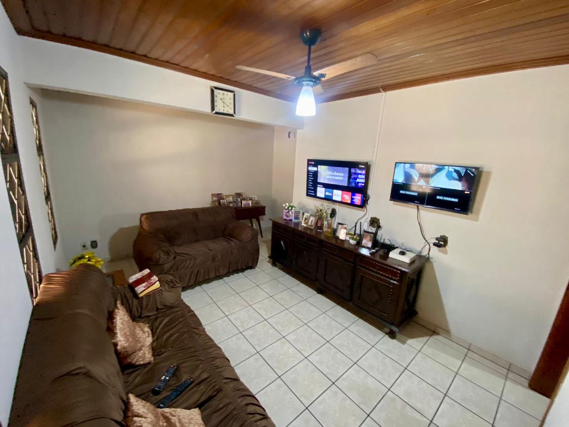 Casa à venda com 3 quartos, 213m² - Foto 3