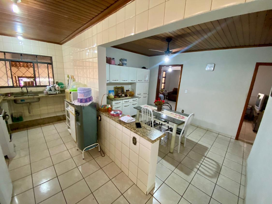 Casa à venda com 3 quartos, 213m² - Foto 5