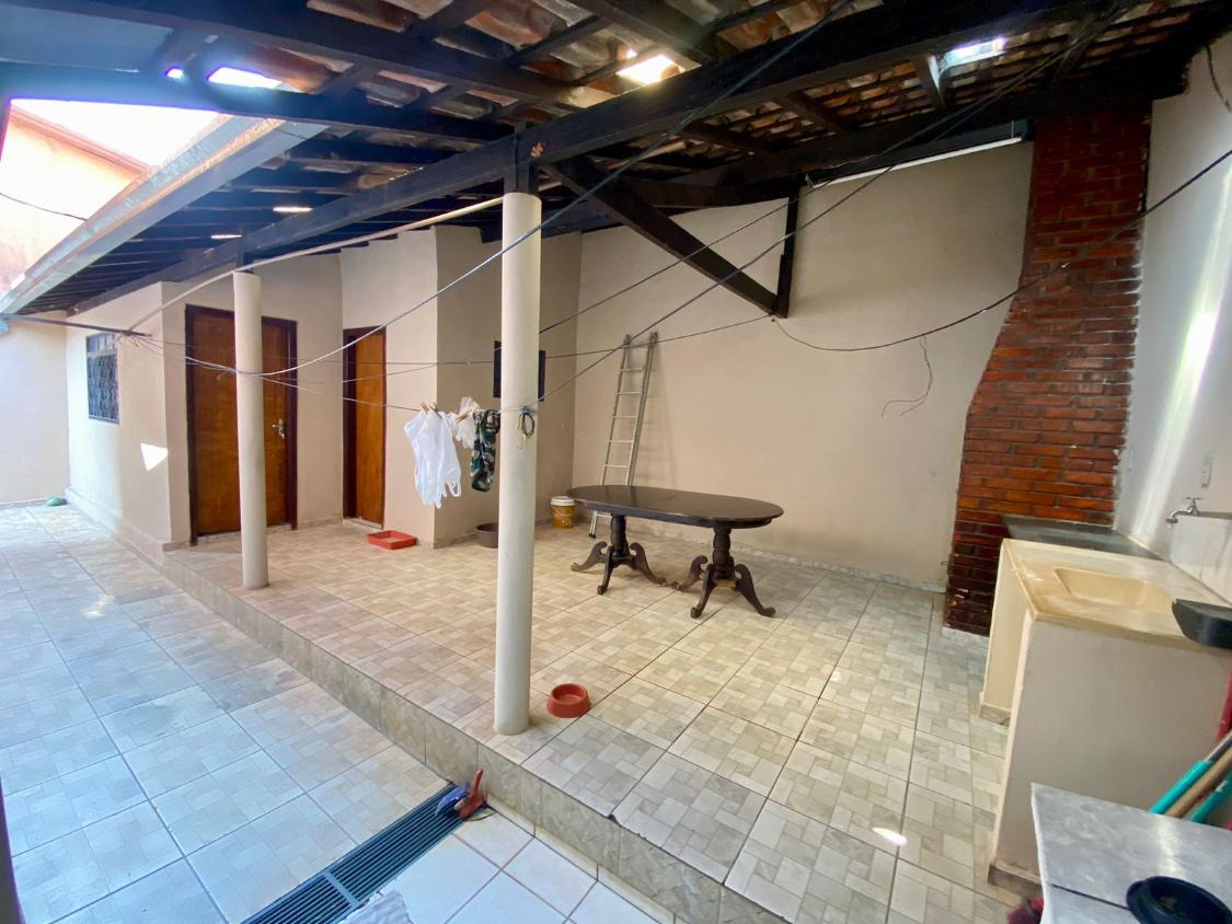 Casa à venda com 3 quartos, 213m² - Foto 11