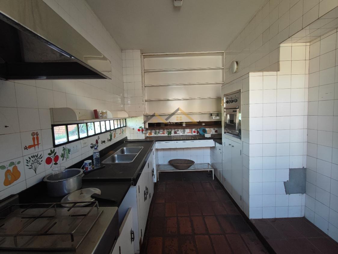 Casa à venda com 4 quartos, 400m² - Foto 5