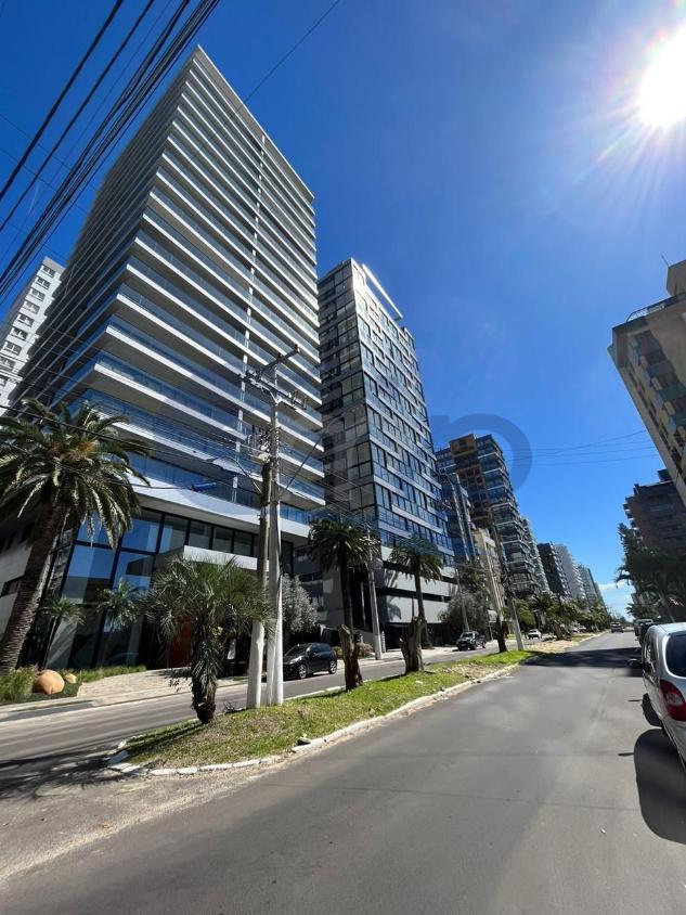 Apartamento à venda com 3 quartos, 142m² - Foto 2
