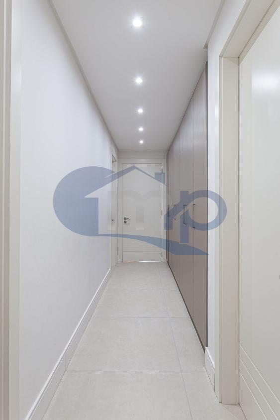 Apartamento à venda com 4 quartos, 220m² - Foto 5