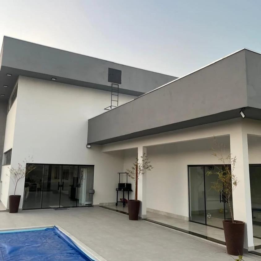 Casa à venda com 3 quartos, 376m² - Foto 1