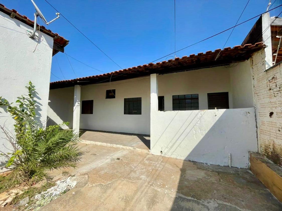 Casa à venda com 2 quartos, 60m² - Foto 2