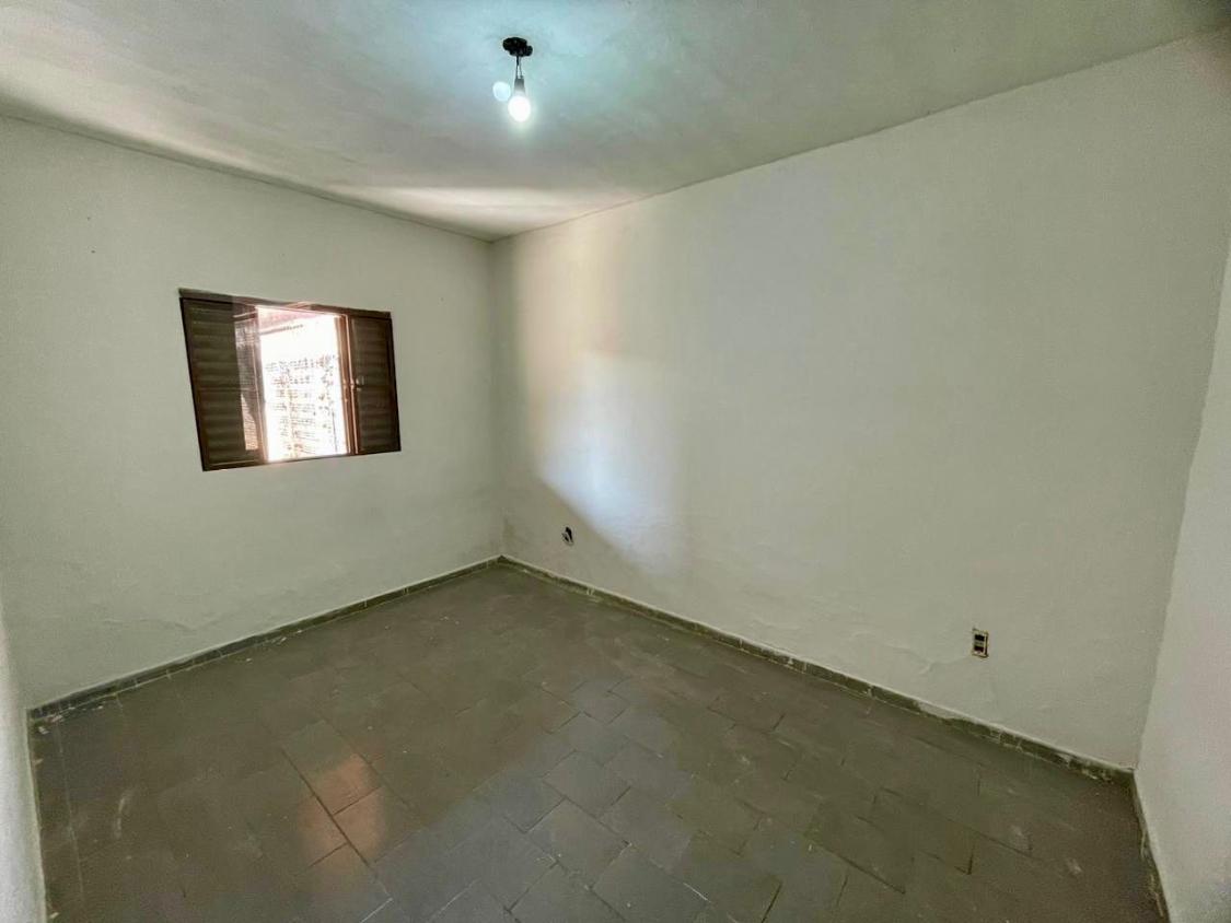 Casa à venda com 2 quartos, 60m² - Foto 7