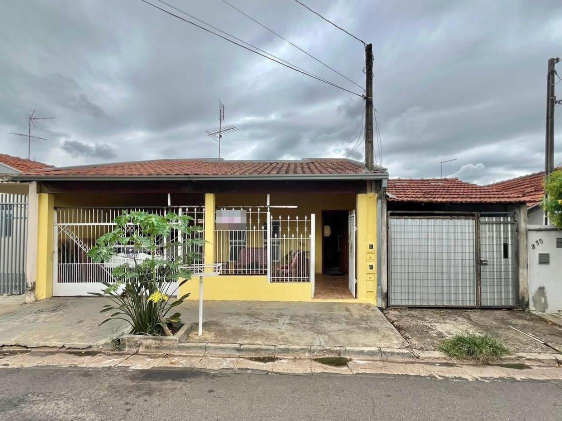 Casa à venda com 3 quartos, 234m² - Foto 1