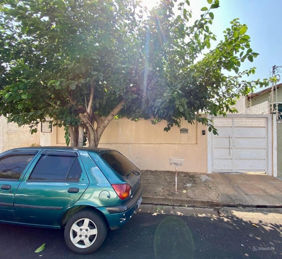 Casa à venda com 3 quartos, 176m² - Foto 1