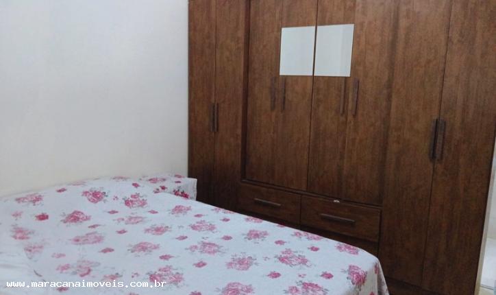 Chácara à venda com 2 quartos, 750m² - Foto 2