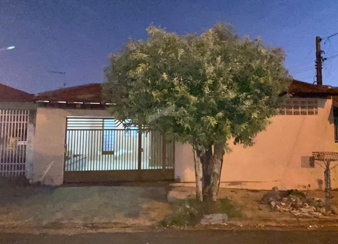 Casa à venda com 3 quartos, 135m² - Foto 1