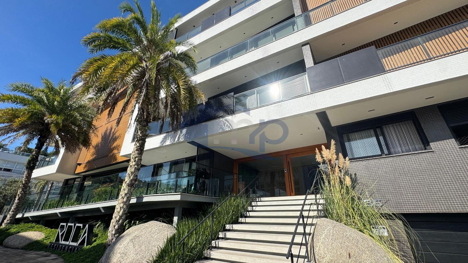 Apartamento à venda com 3 quartos, 106m² - Foto 1