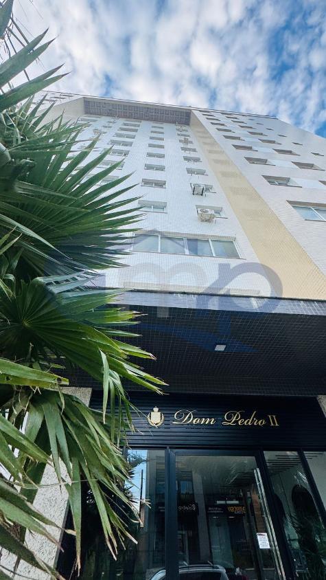 Apartamento à venda com 3 quartos, 80m² - Foto 2