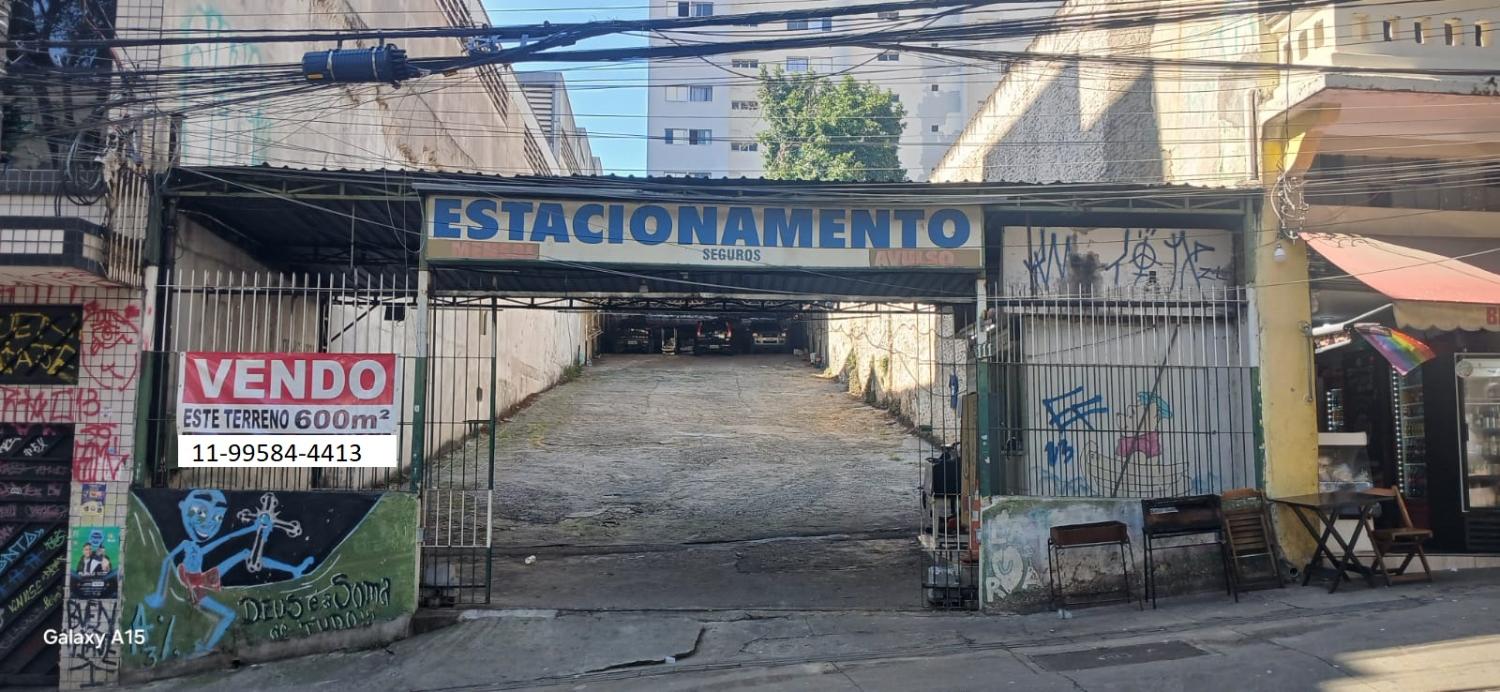 Terreno à venda com 2 quartos, 580m² - Foto 1