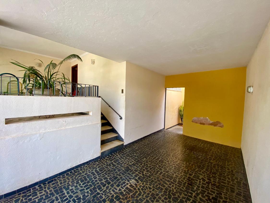 Casa à venda com 3 quartos, 244m² - Foto 4