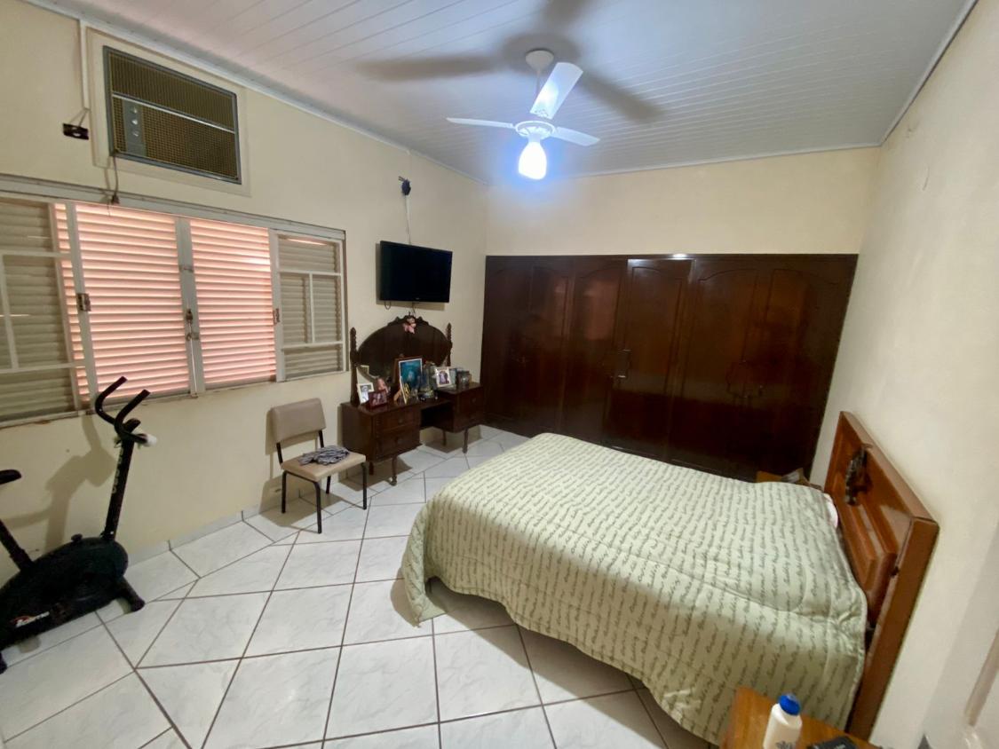 Casa à venda com 3 quartos, 244m² - Foto 12