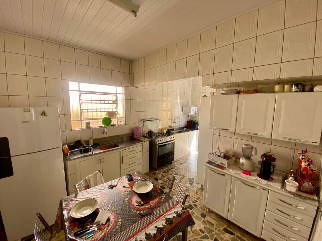 Casa à venda com 3 quartos, 244m² - Foto 10