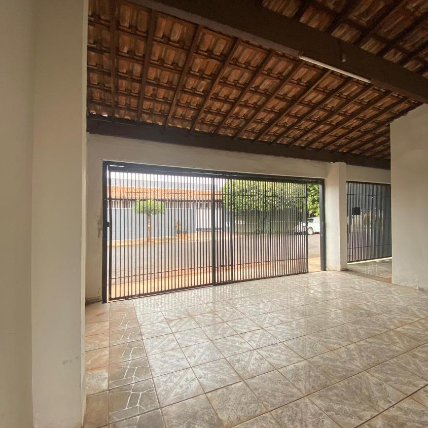 Casa à venda com 2 quartos, 112m² - Foto 2
