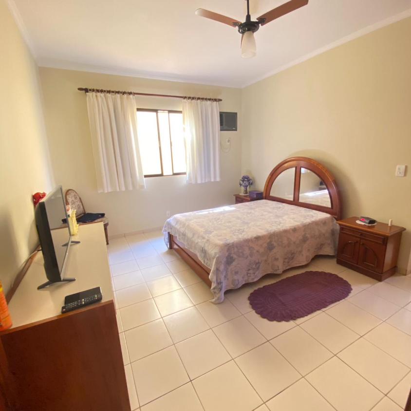 Casa à venda com 3 quartos, 250m² - Foto 9