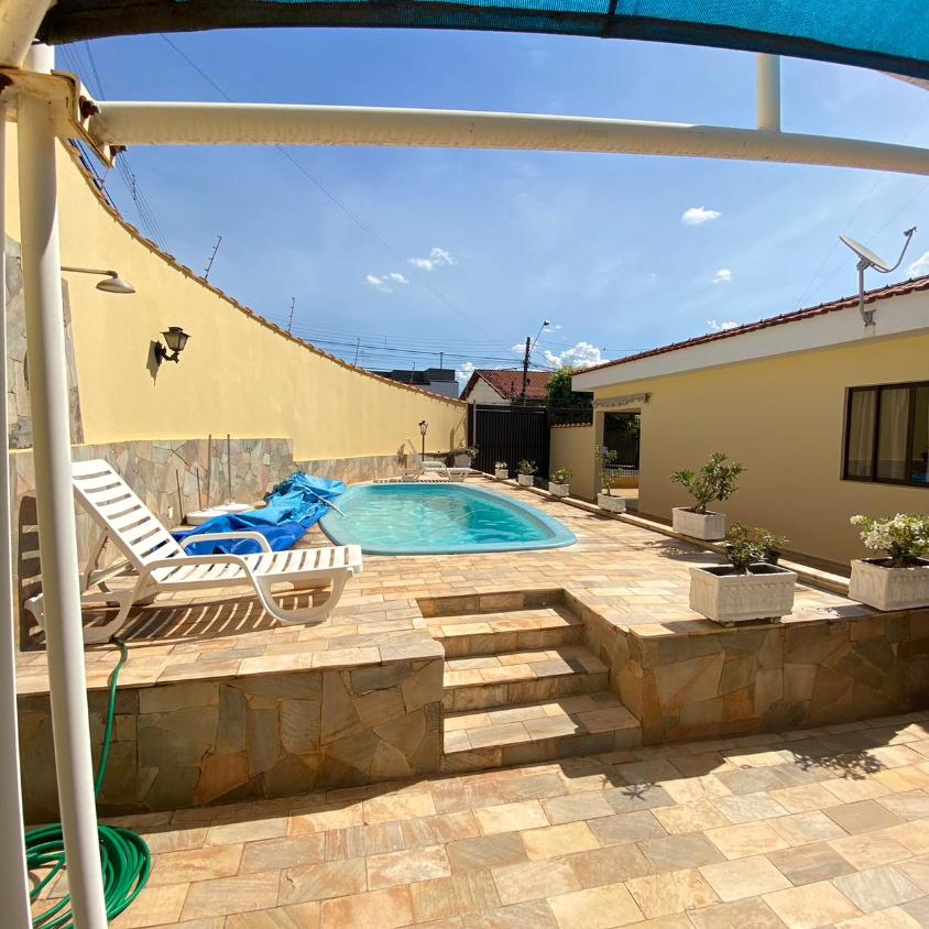 Casa à venda com 3 quartos, 250m² - Foto 3