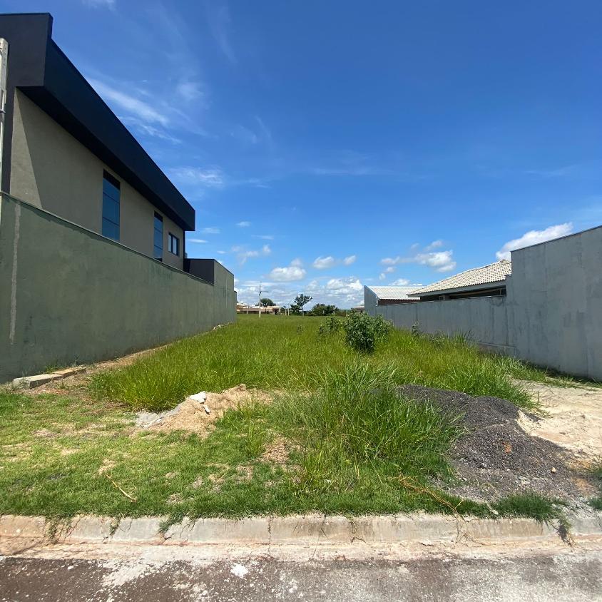 Terreno à venda, 351m² - Foto 1
