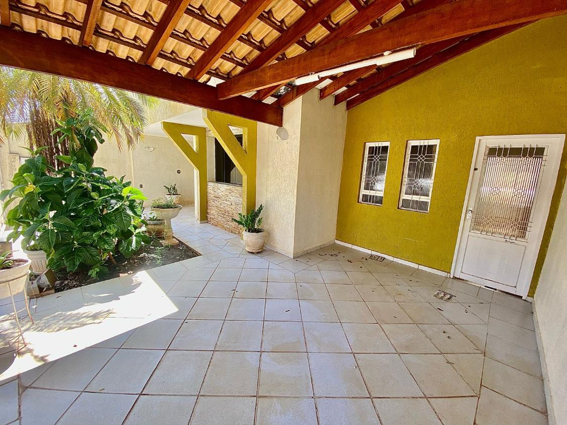 Casa, 4 quartos, 257 m² - Foto 2