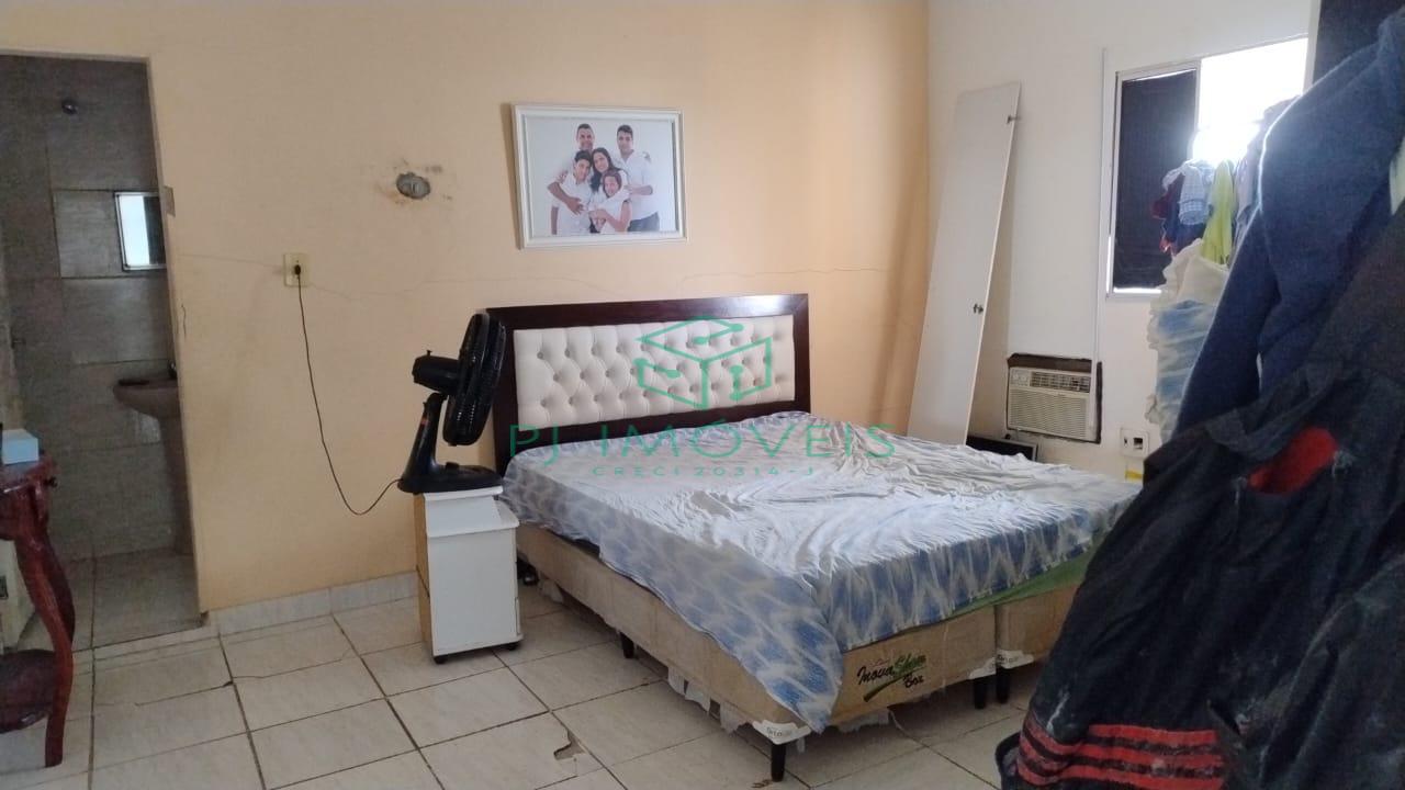 Casa à venda com 5 quartos, 200m² - Foto 12