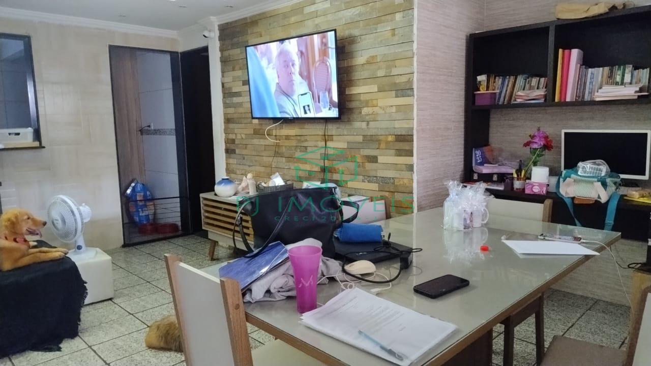 Casa à venda com 5 quartos, 200m² - Foto 5