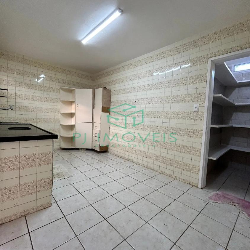 Casa à venda com 3 quartos, 90m² - Foto 2