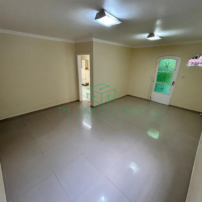 Casa à venda com 3 quartos, 90m² - Foto 4